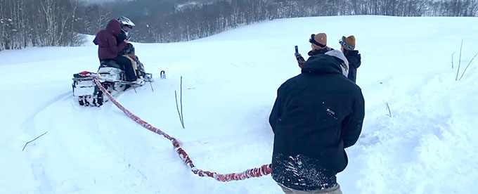 モービルに引っ張られての雪原ラン!!