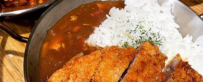 秋田産「桃豚」のカツカレー❣️