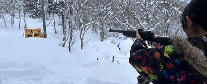 プロのハンターが獲物を撃つ瞬間を特等席で!